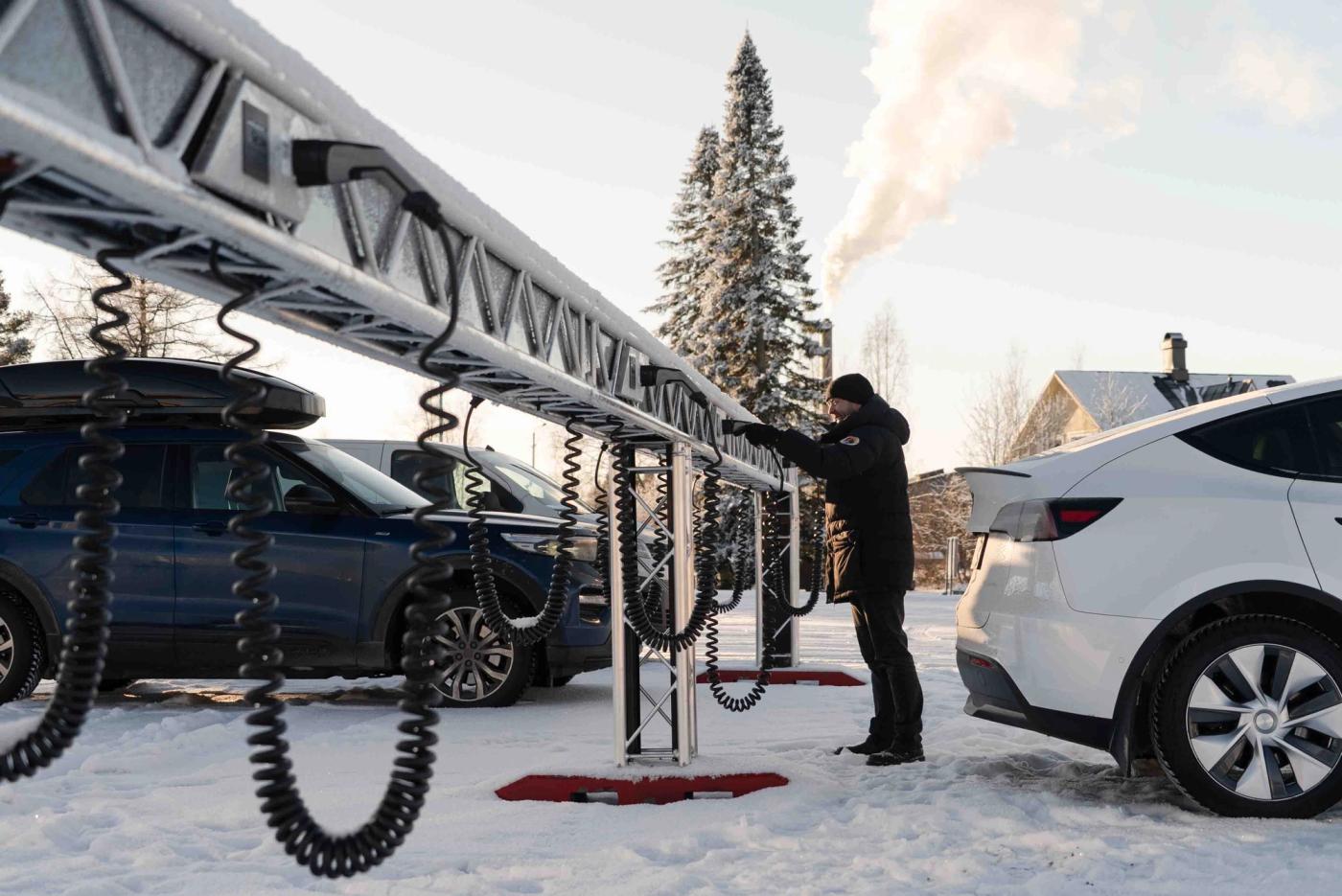eRail på en snötäckt parkering